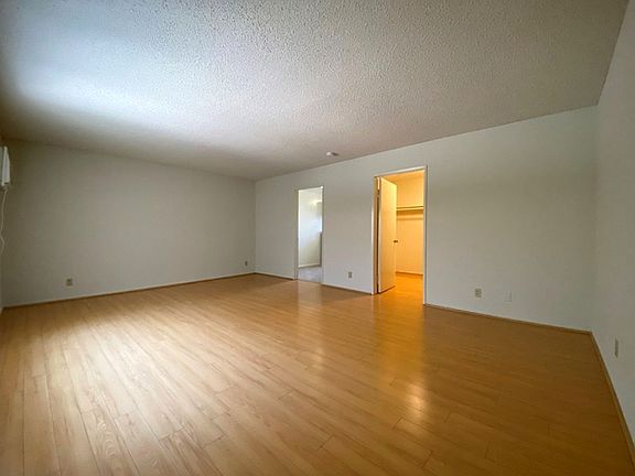 4th image of 3671 Veteran Ave #6