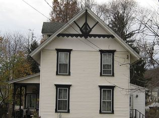 427 Bridge St, Mont Clare, PA 19453
