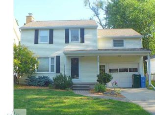 808 Sparrow Ave, Lansing, MI 48910