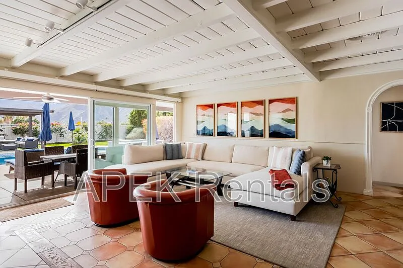 Building Photo - 477 E Via Colusa