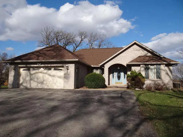 10102 E Willow Dr, Milton, WI 53563