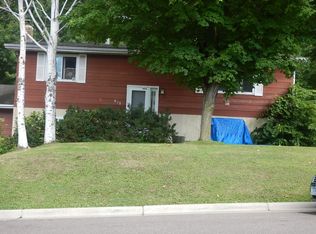 615 Elm St N, Belle Plaine, MN 56011