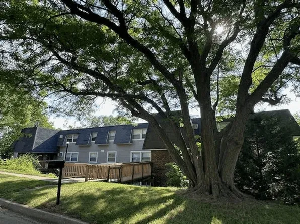 1 bed, 1 bath Apartments - First month rent free!, 4221 SE 13th St Unit 14, Des Moines, IA 50315