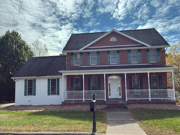 402 Jersey Dr, Moundsville, WV 26041