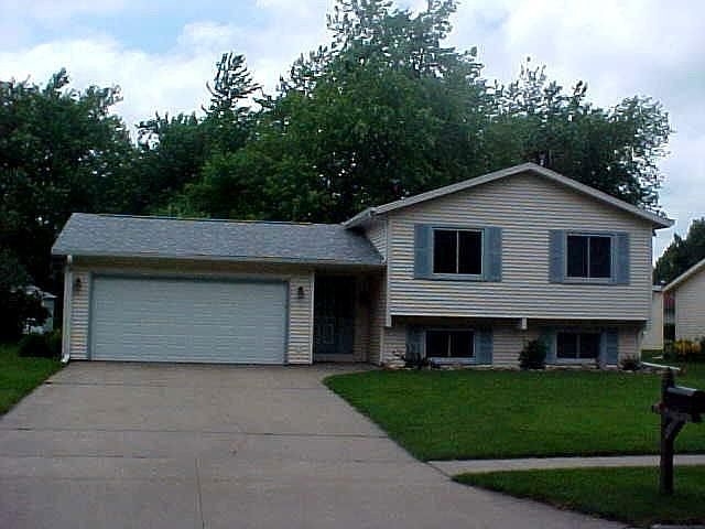 2nd image of 203 E 15th St