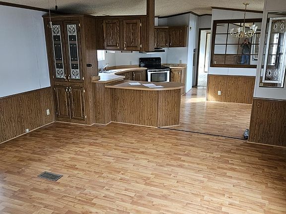 5th image of 144 Matthews St #13