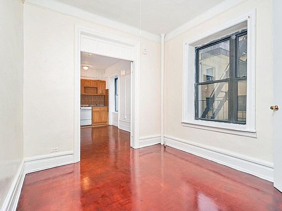 3rd image of 131 W 110th St APT 2G