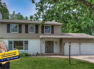 7081 Courtly Rd, Woodbury, MN 55125