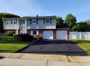 10 Westbrook Rd, Howell, NJ 07731