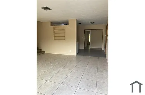 1601 SW 46th Ave Photo 1