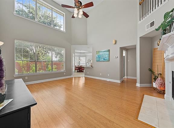 2nd image of 505 Southridge Way