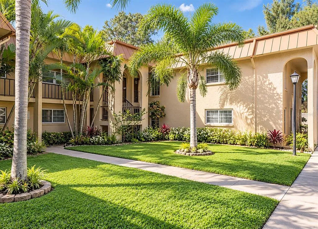 2 bed, 2.0 bath, 1050 sqft, $1,750 — Photo 1