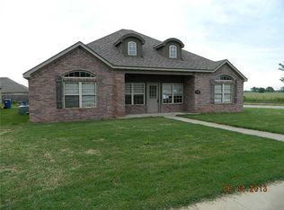 2900 SW Featherston Rd, Bentonville, AR 72712