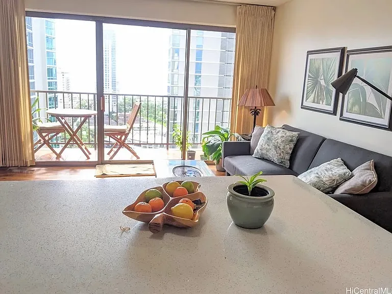 2140 Kuhio Ave #2006 — Photo 13