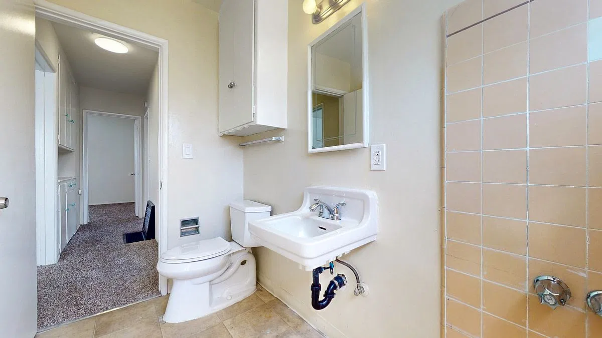 2 bed, 1.0 bath, 650 sqft, $2,000 — Photo 3