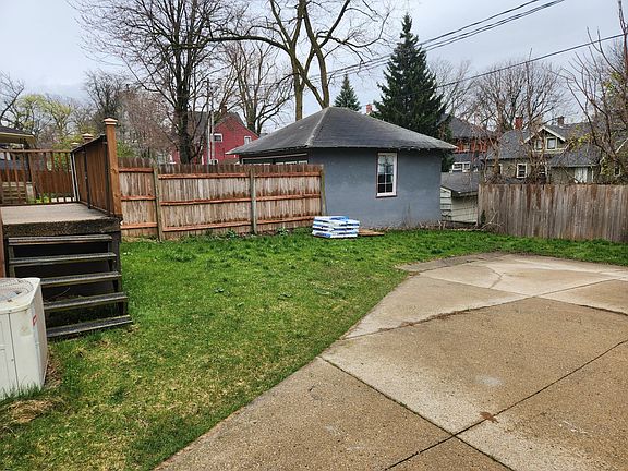 3rd image of 565 Madison Ave SE #1