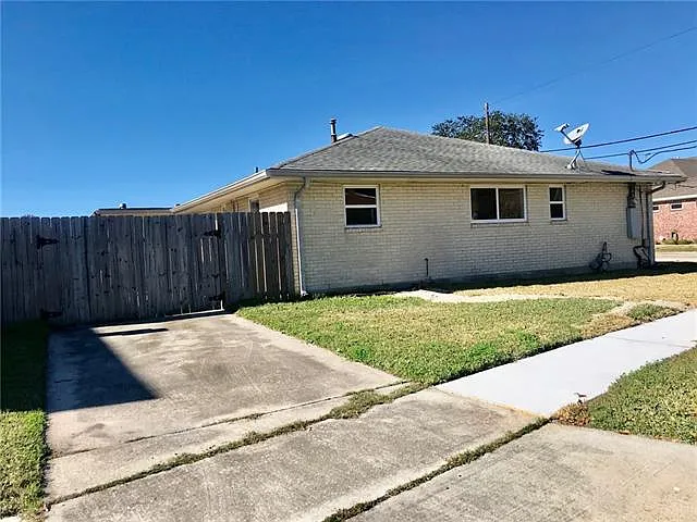 4400 Ithaca St — Photo 16