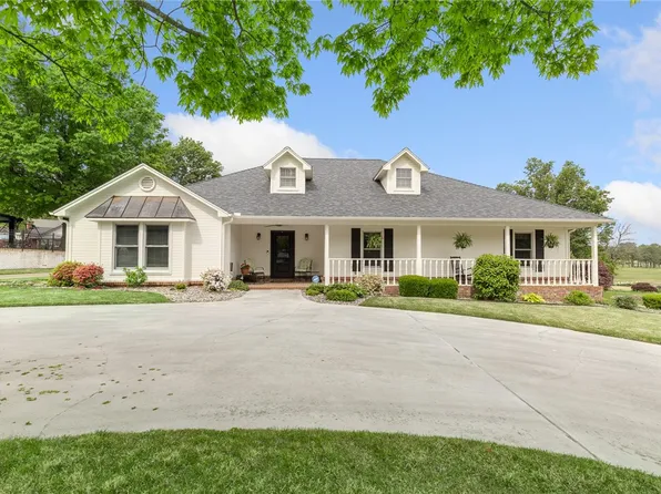 4402 Bogey Dr, Springdale, AR 72764