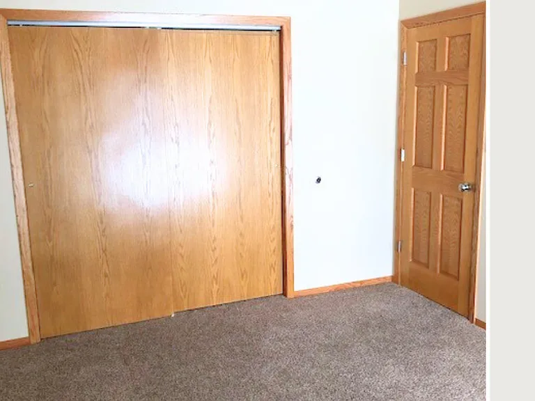 219 Buncombe Dr — Photo 10