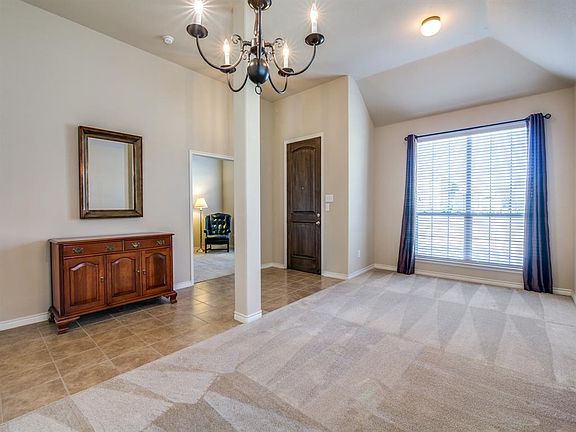 4th image of 5624 Chateau Dr