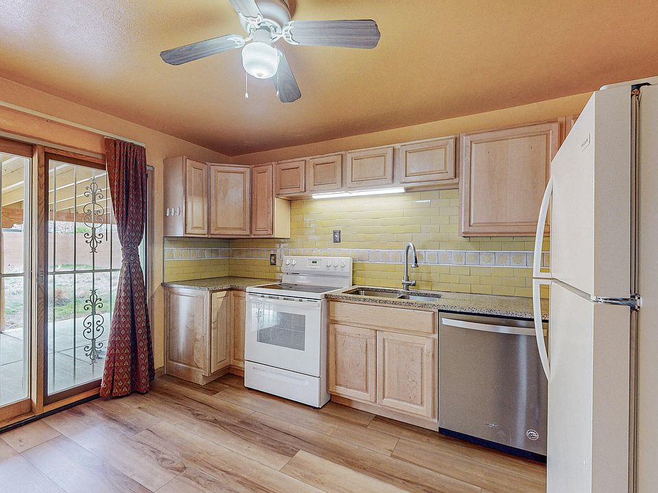 1st image of 1612 Wilmoore Dr SE