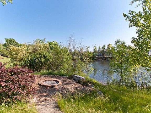 5th image of 4626 Canterwood Ct NE
