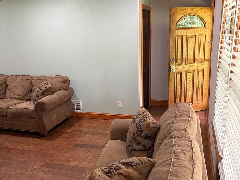 105 Braemar Dr — Photo 12