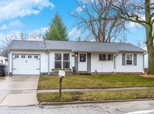 1233 Mount Vernon Dr, Bloomington, IL