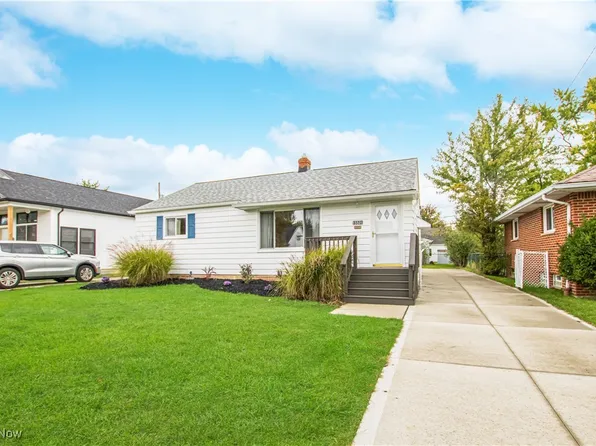 15501 Greendale Rd, Maple Heights, OH 44137