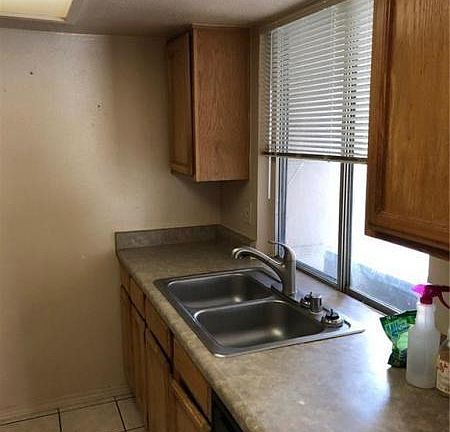 4th image of 10421 Ashwood Dr APT D