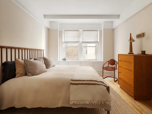 44 Gramercy Park North image 9 of 10