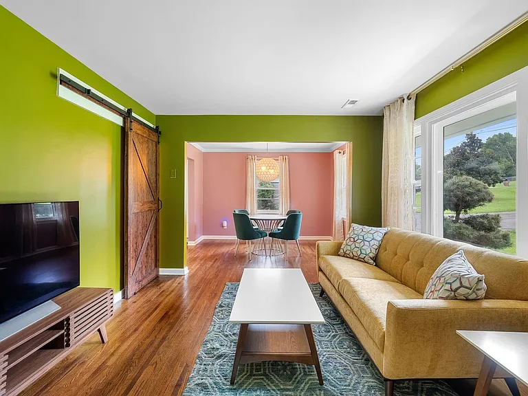 3363 Mimosa Dr — Photo 7