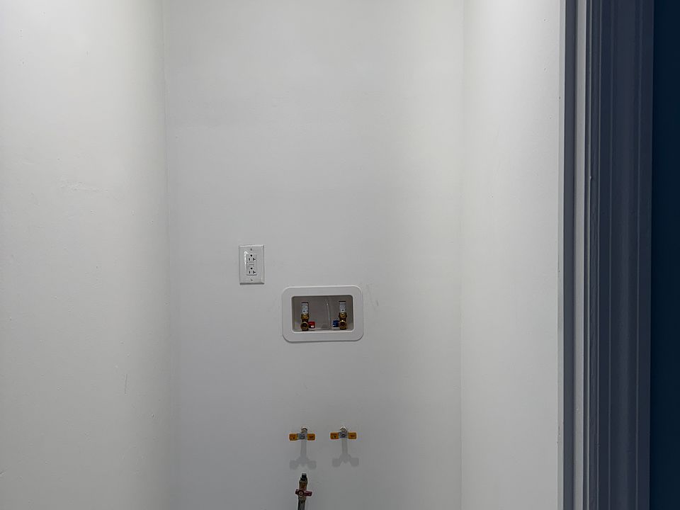 1st image of 23 Bangor St Floor 2