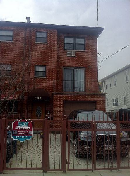 1st image of 741-A Hollywood Ave