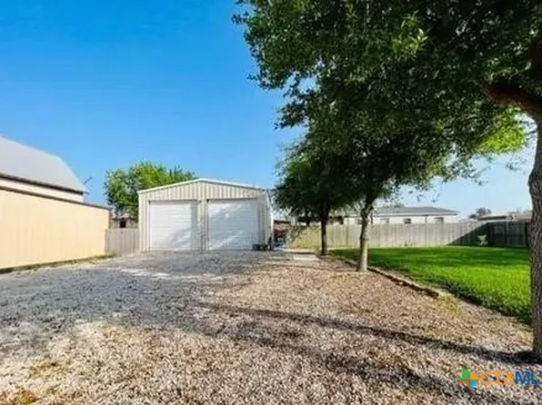 310 N 10th St, Pt O Connor, TX 77982