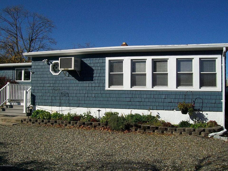 2nd image of 1105 Rue Ave