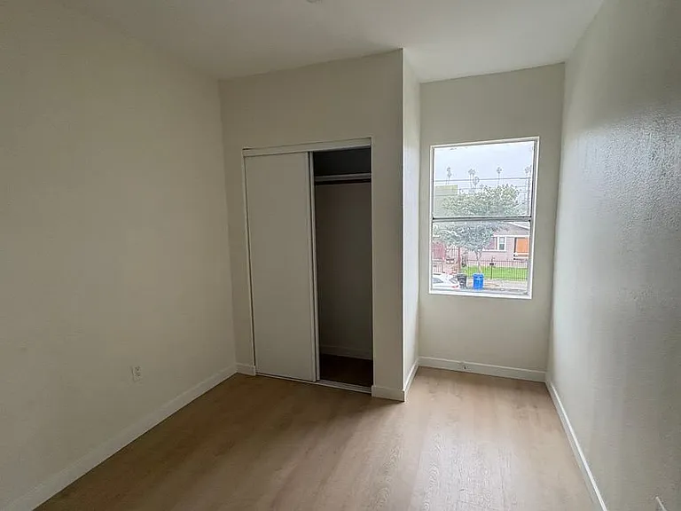 629 W Vernon Ave — Photo 7