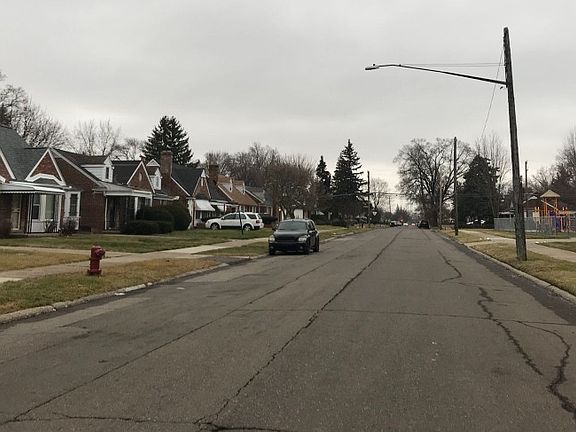 4th image of 9358 Grandville Ave