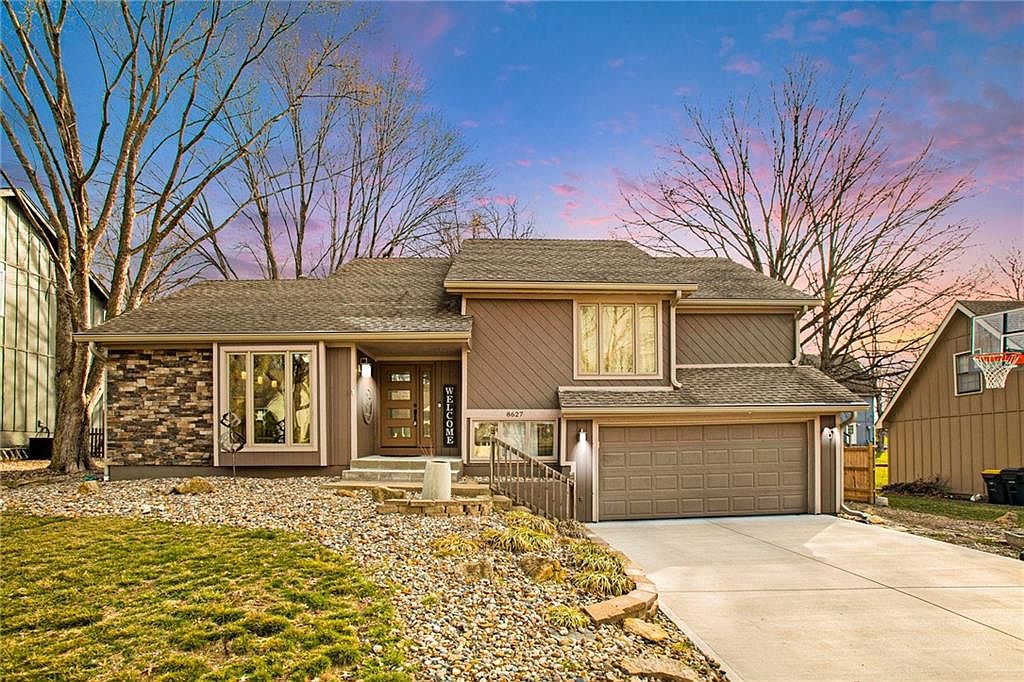8627 Greenway Ln, Lenexa, KS 66215 Zillow