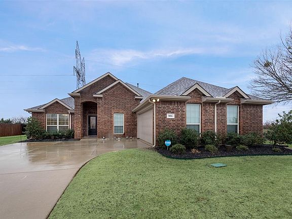 4th image of 901 Hidden Creek Dr