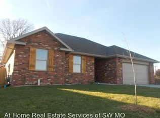 660 N Santa Monica Dr, Nixa, MO 65714