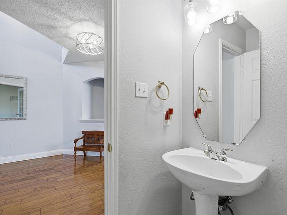 4th image of 4925 Sunset Ridge Dr