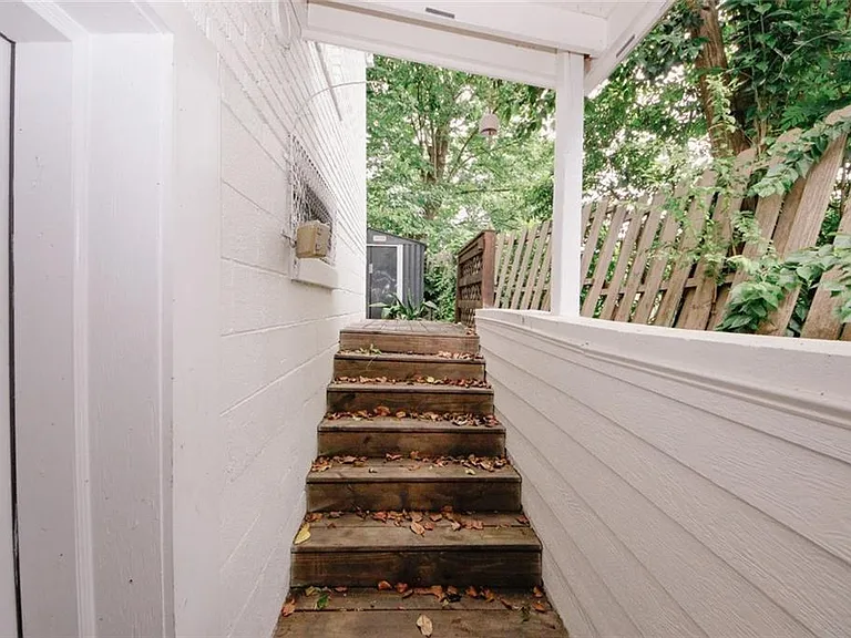 895 Durant Pl NE — Photo 30