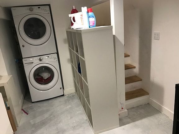 3rd image of 3238 Wilson Ave Floor 1