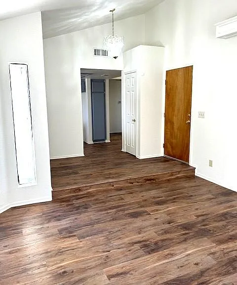 363 S Gilbert St #B — Photo 4
