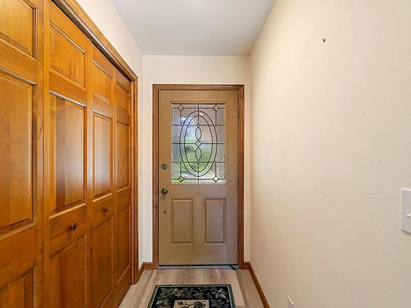 3rd image of 2297 Somerset Dr
