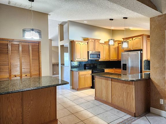 5th image of 2153 Royal Poinciana Blvd