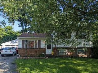 3374 Robin Hill Ct W, Columbus, OH 43223