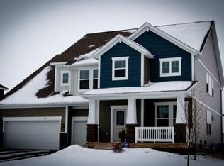 9704 211th St W, Lakeville, MN 55044