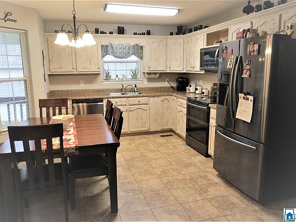 3rd image of 174 Lakeshore Cir